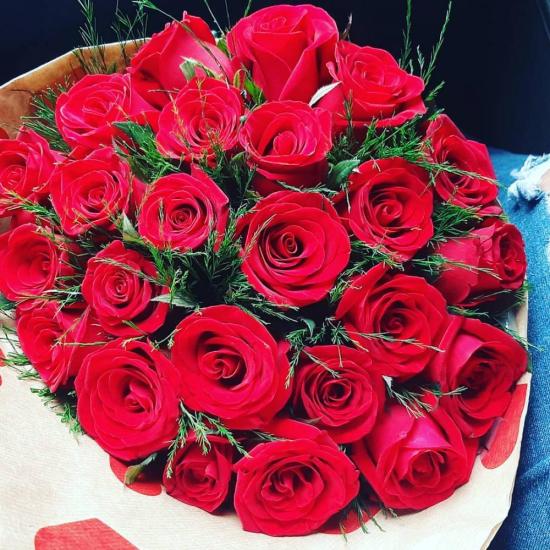 Buquê com 30 rosas 