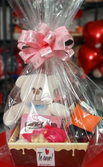 Cestinha da cacau show com pelucia